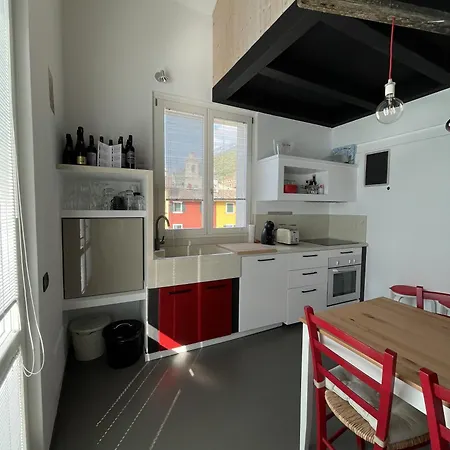Angolo Sul Porto Apartman *