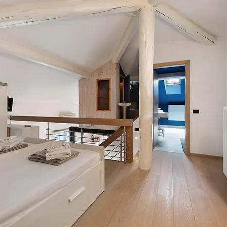 Angolo Sul Porto Apartman *